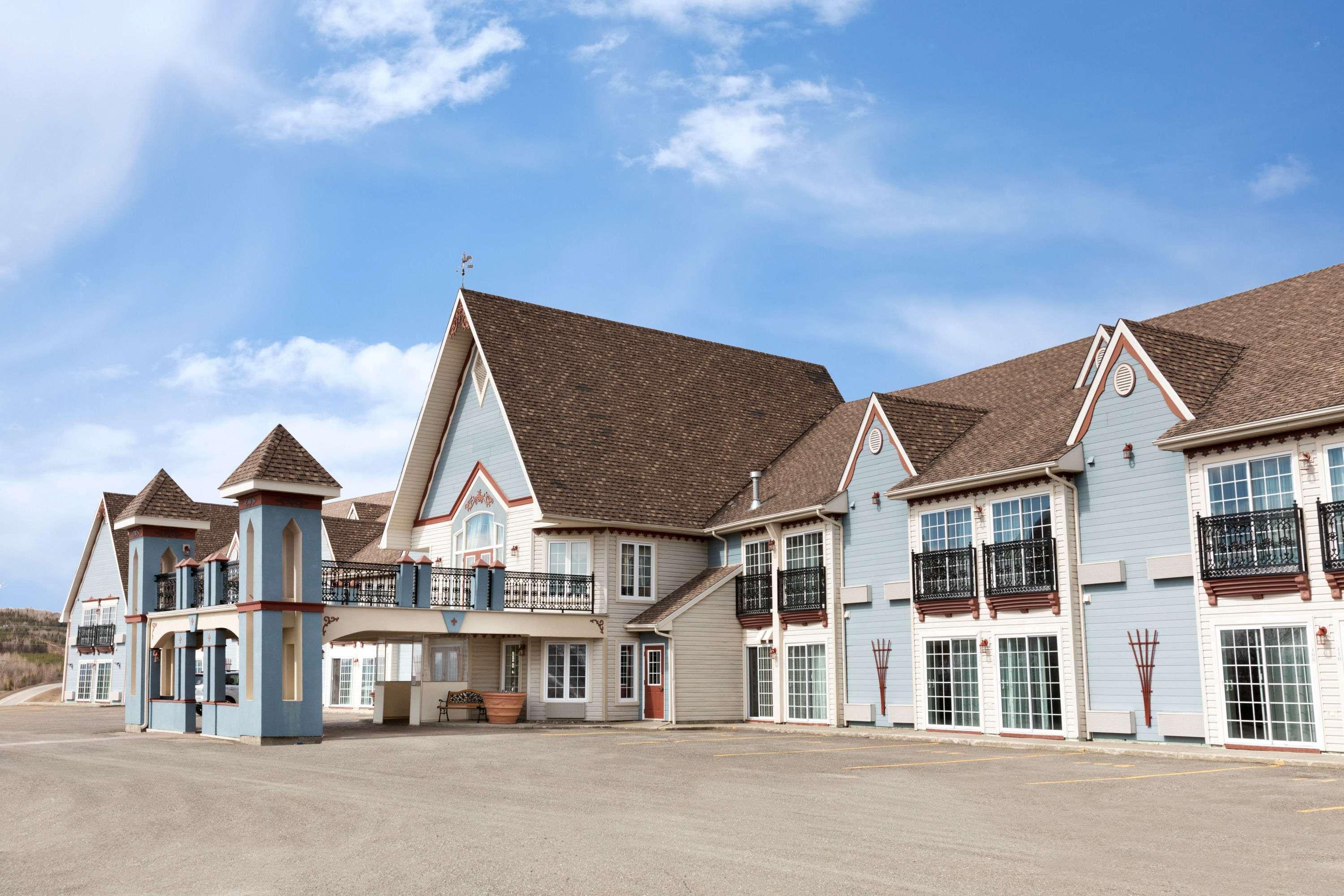 Days Inn By Wyndham Edmundston Exterior photo