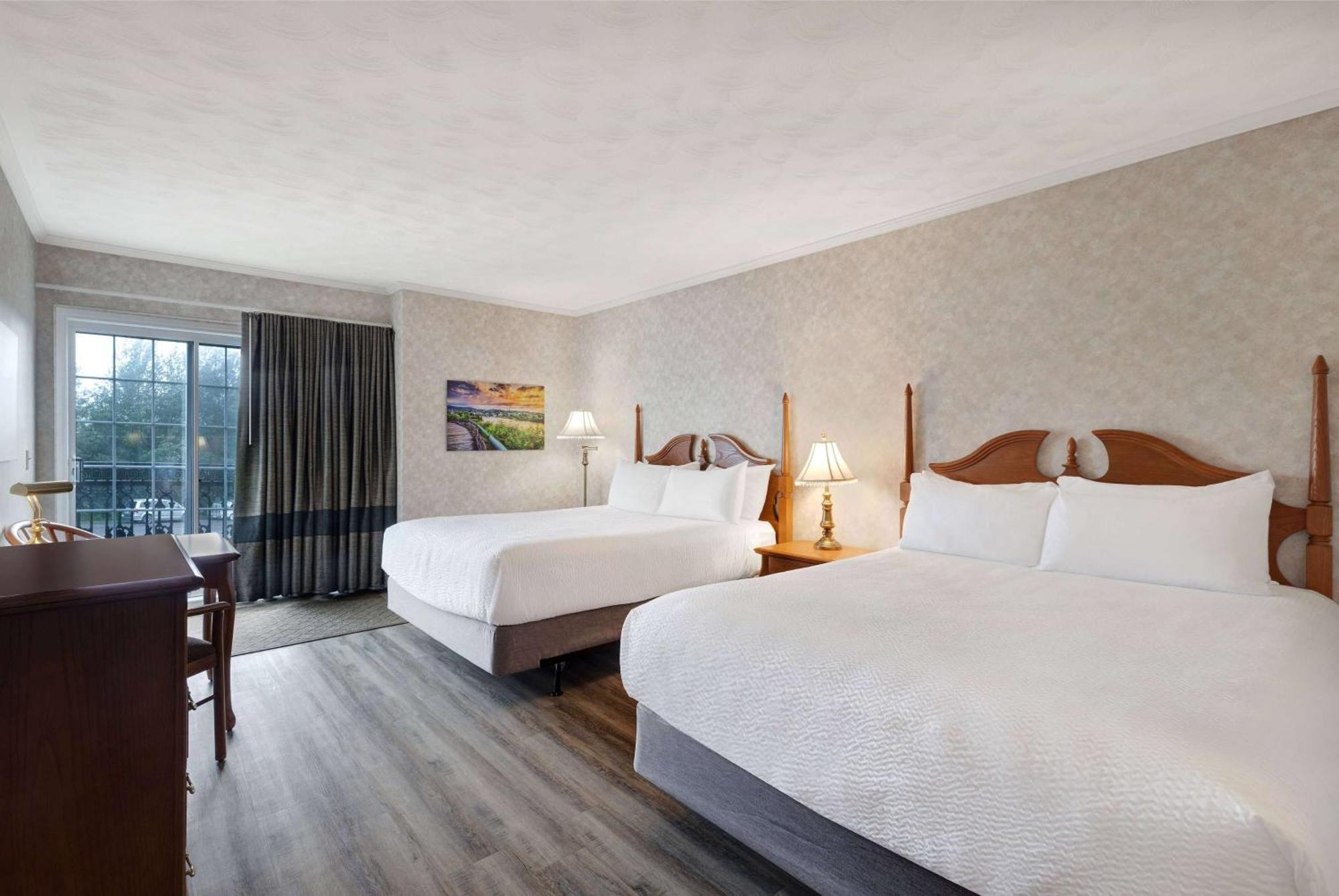 Days Inn By Wyndham Edmundston Exterior photo
