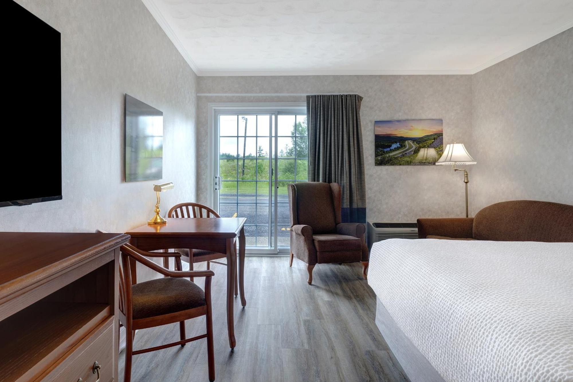 Days Inn By Wyndham Edmundston Exterior photo