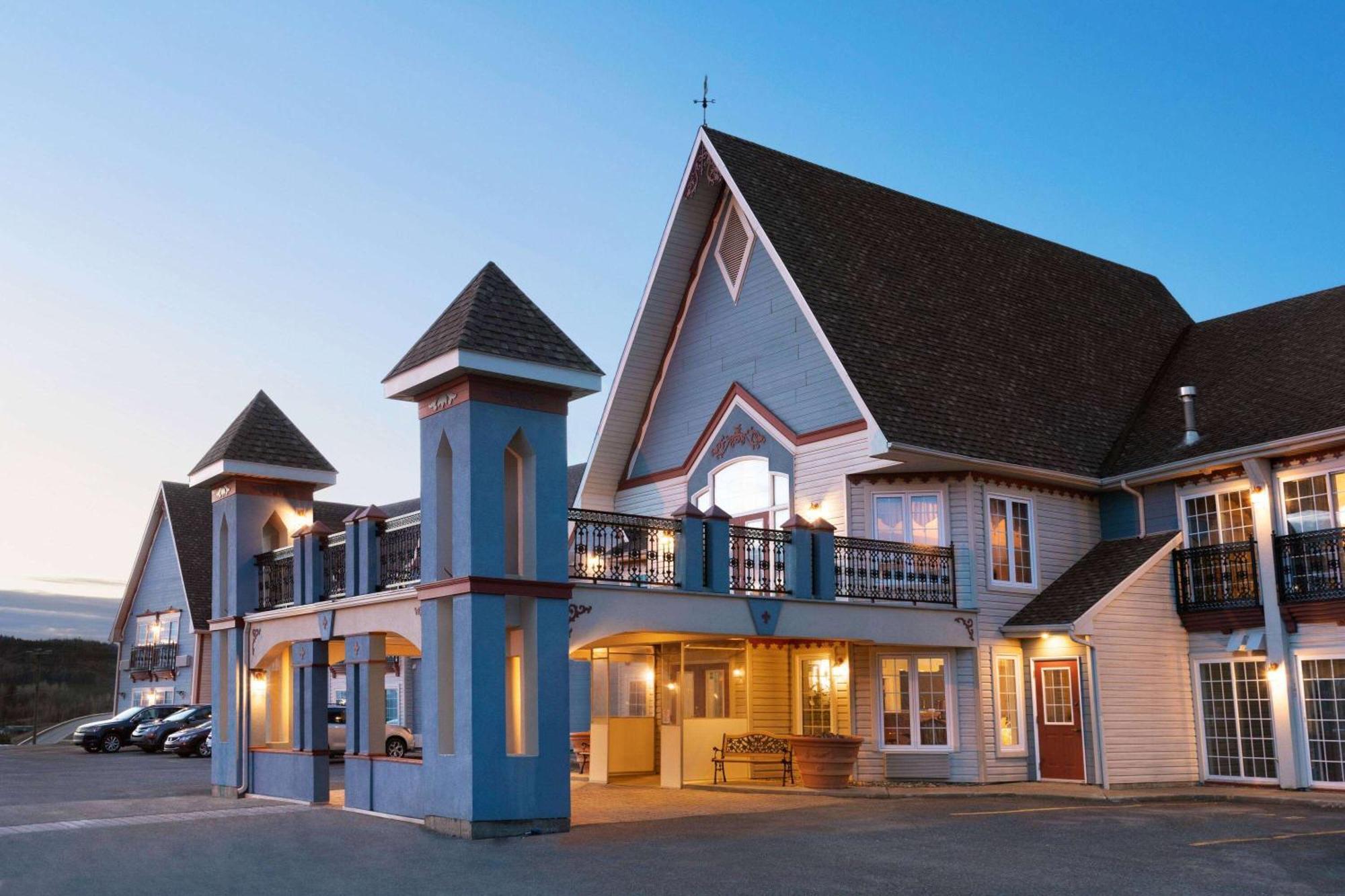 Days Inn By Wyndham Edmundston Exterior photo