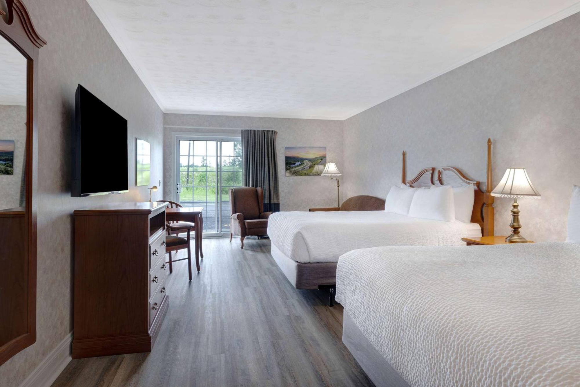 Days Inn By Wyndham Edmundston Exterior photo